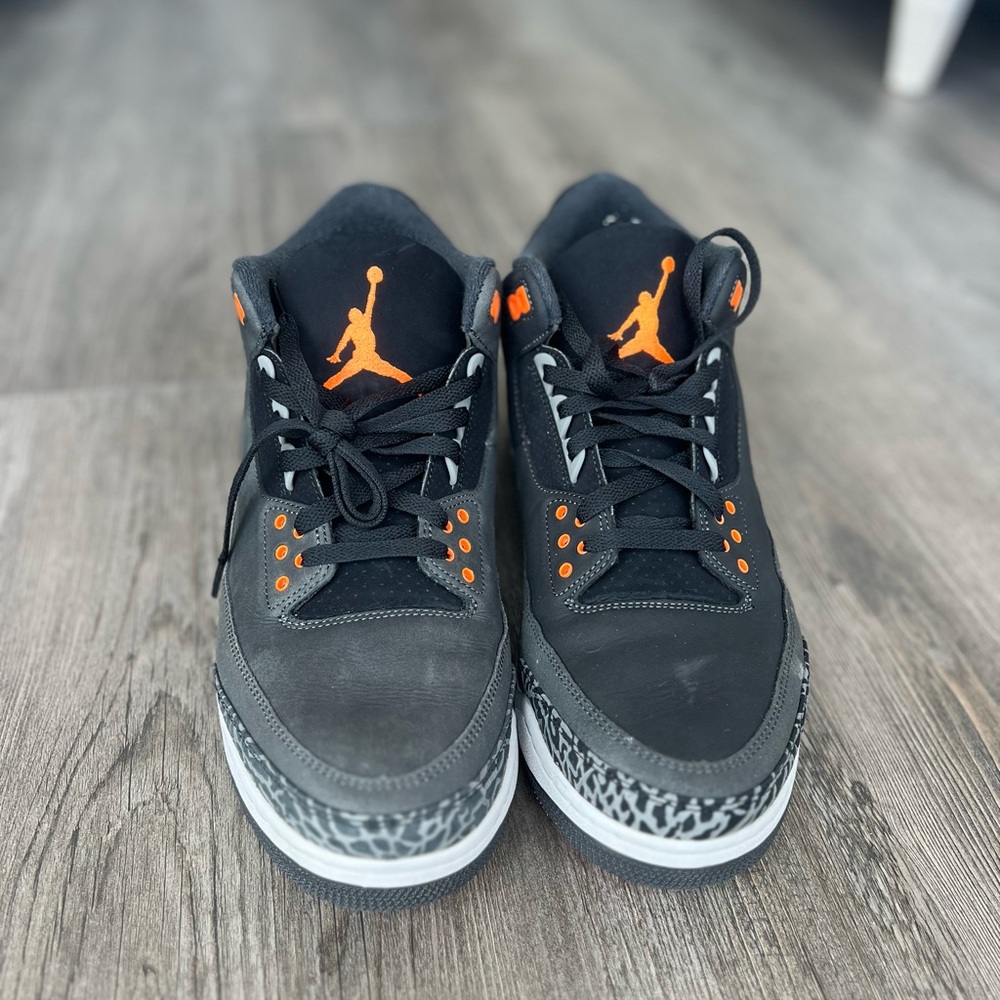 Jordan Sneakers Black and Orange